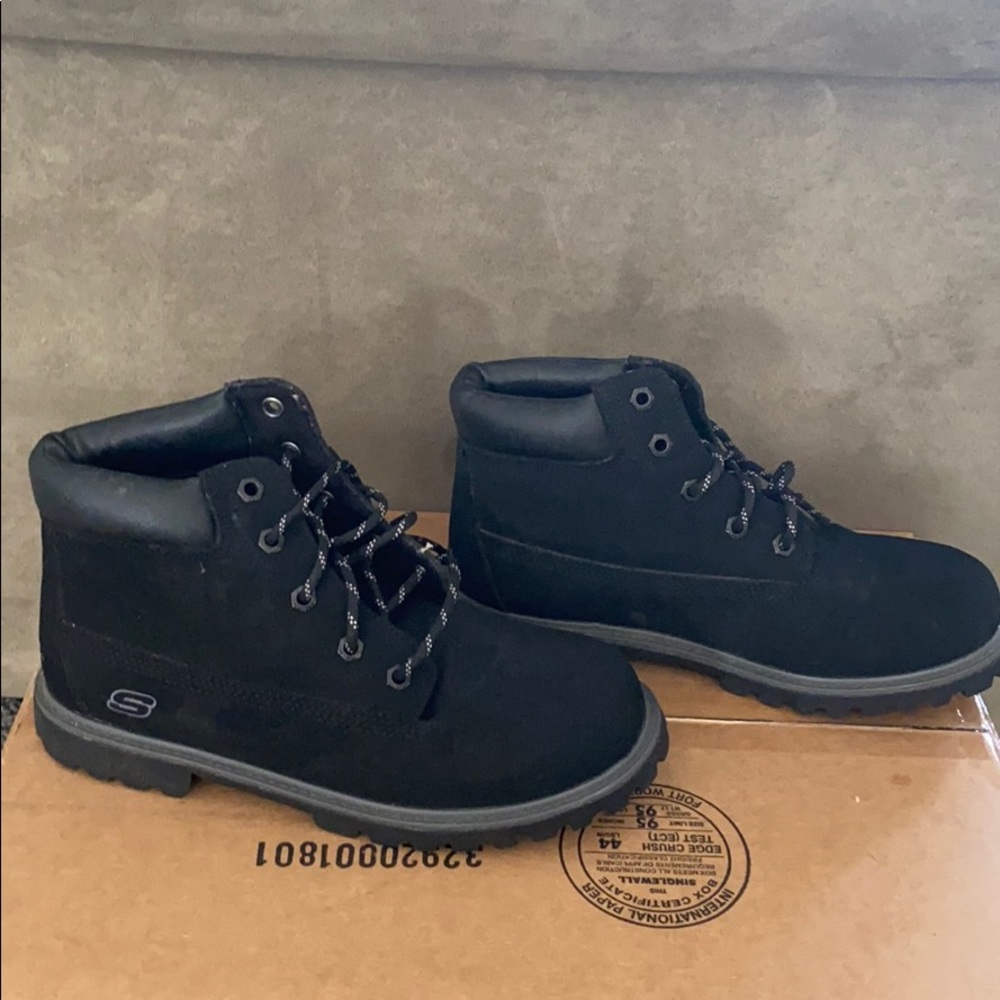 Boys sketchers boots